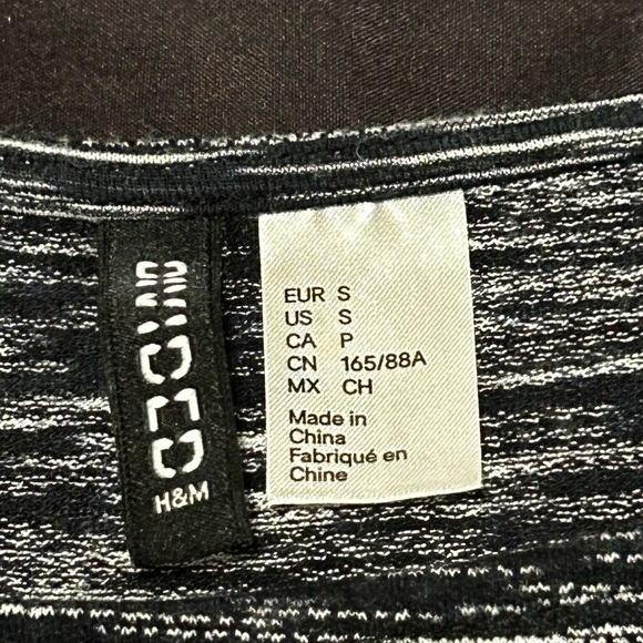 H&M Heathered Long Sleeve Crop Top - Picture 2 of 3